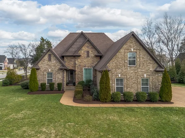 901 Larkspur Ln, Lebanon, TN 37087