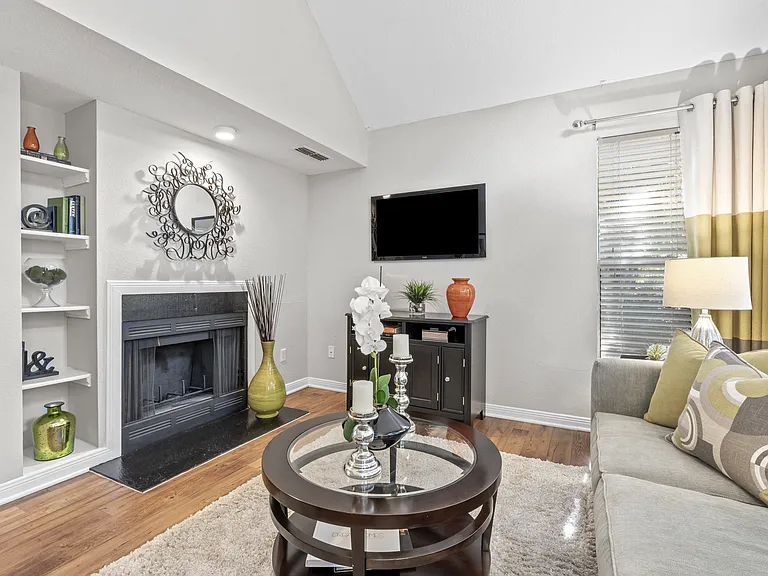 Regency Place — Photo 12