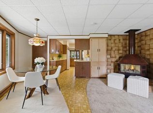 7022 N Navajo Ave, Glendale, WI 53217