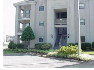 417 Harbour Pt APT 103, Virginia Beach, VA 23451