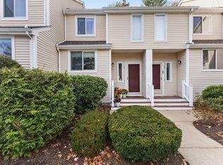 17 Gaslight Ln #17, North Easton, MA 02356