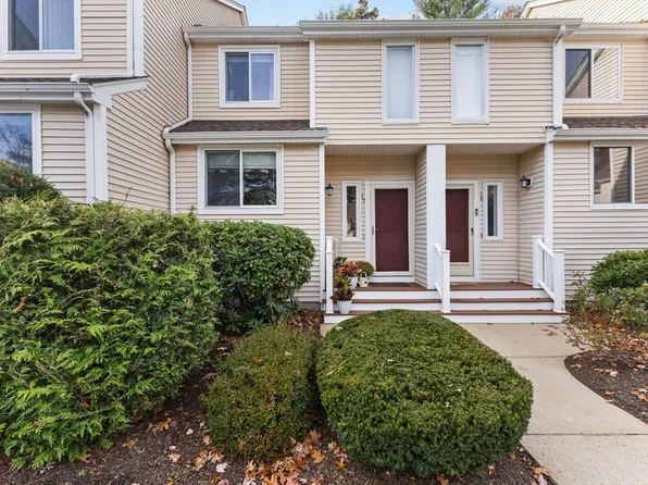 17 Gaslight Ln #17, North Easton, MA 02356