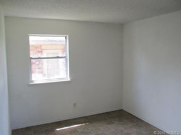 4th image of 107 Martha Dr