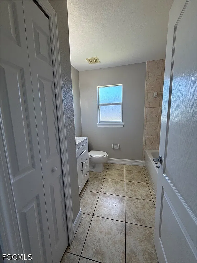 3 bed, 2.0 bath, 1705 sqft, $1,700 — Photo 2