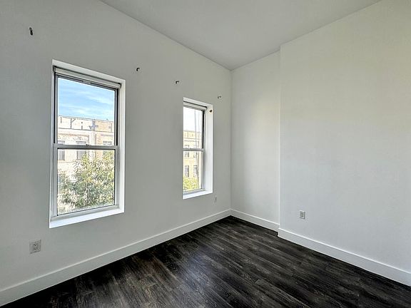 4th image of 307 Jefferson St APT 4L