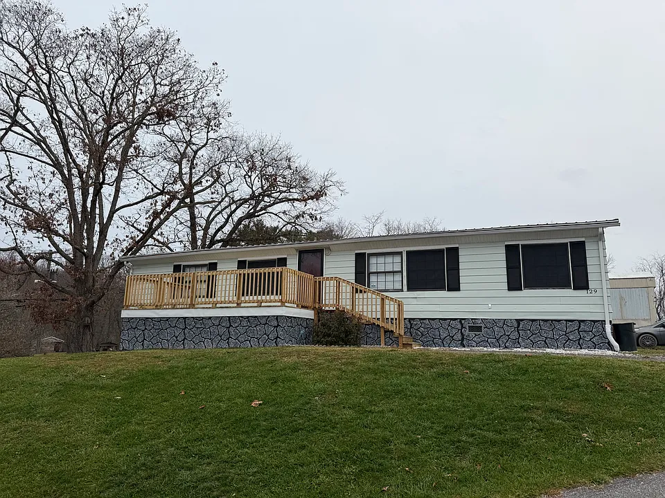 129 Daniely St