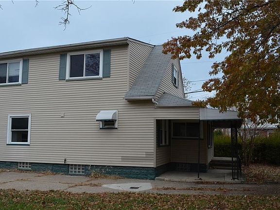 2nd image of 846 E 210th St