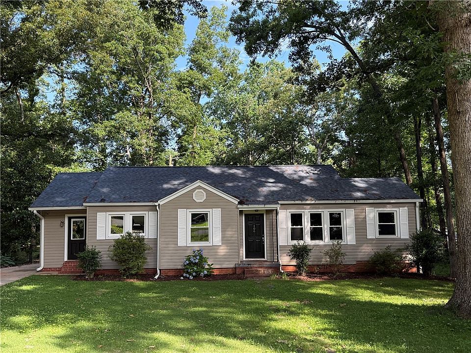 1st image of 106 Evans Pl