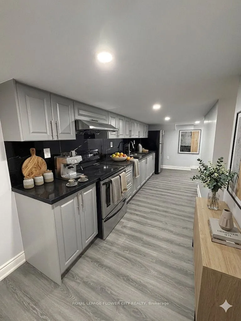 2 bed, $1,600 — Photo 4
