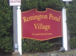 28 Village Ct, West Warwick, RI 02893