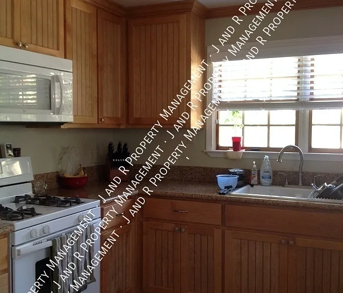 13589 River Rd — Photo 8