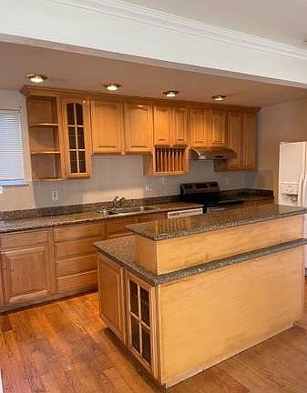 4th image of 535 Alvarado St