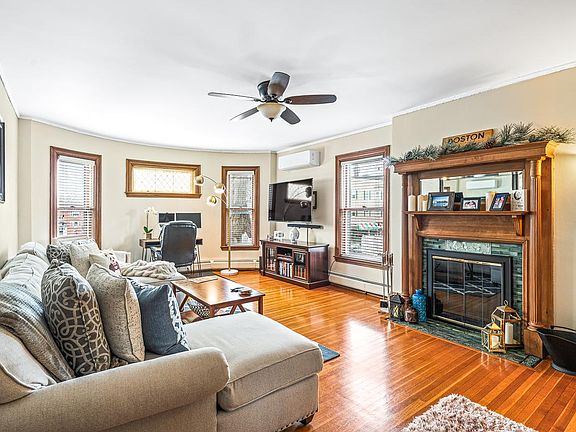 4th image of 115 W Emerson St #201