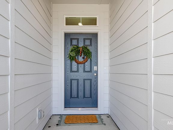 3rd image of 19300 Schooner Ave