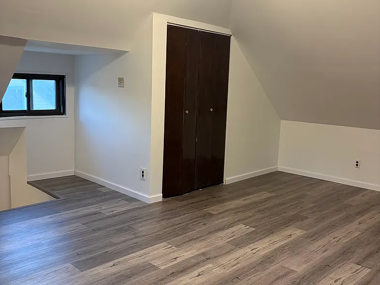 34 Evergreen Ave #B — Photo 12