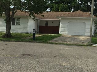 2 La Tourette Ct, Toms River, NJ 08757