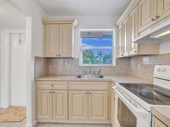 5th image of 8880 Sunrise Lakes Boulevard #312