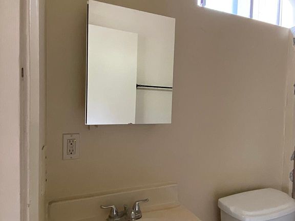 5th image of 3148 Carlyle St #105
