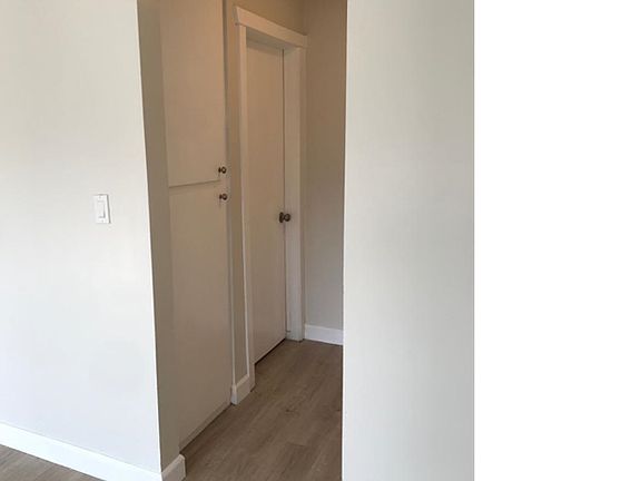 5th image of 1044 W 110th St #10