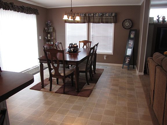 4th image of 18 Westlake Ct