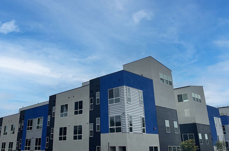 Building Photo 4