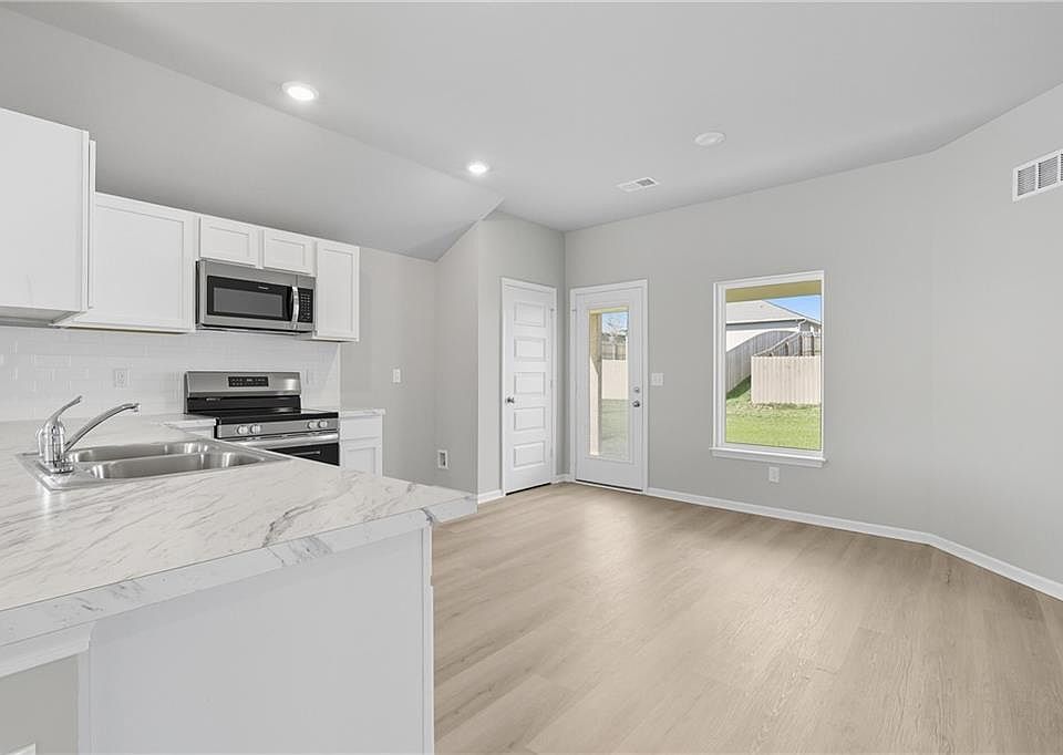 20208 W 194th Ter, Spring Hill, KS 66083 | Zillow
