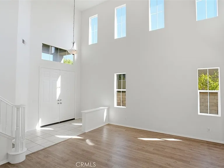 26040 Potter Pl — Photo 4