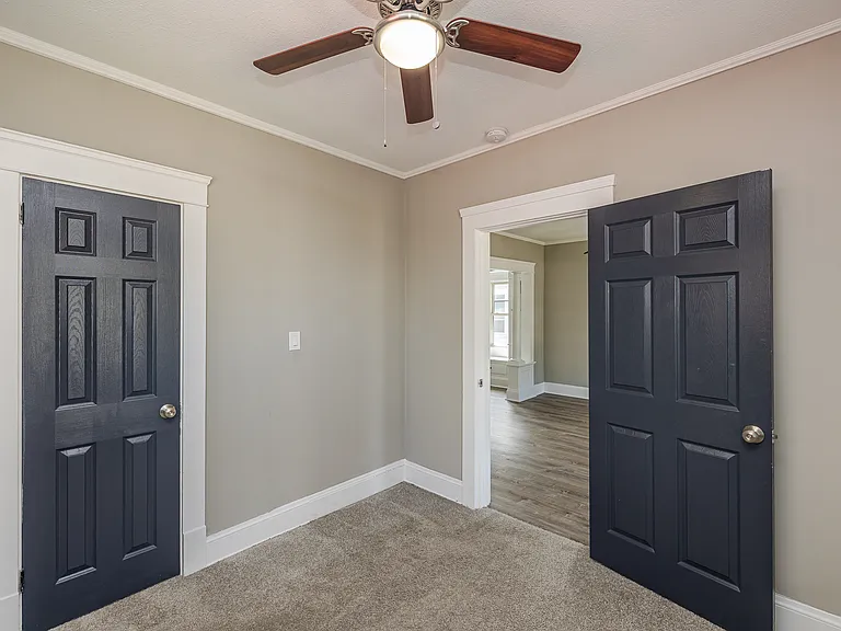 2135 W 105th St — Photo 14