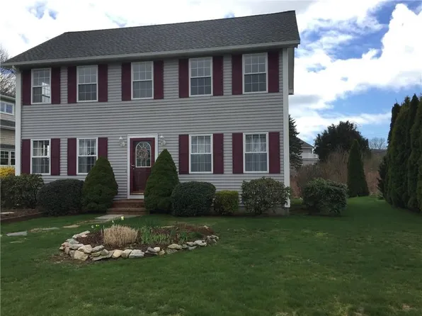 7 Riptide Rd, Narragansett, RI 02882