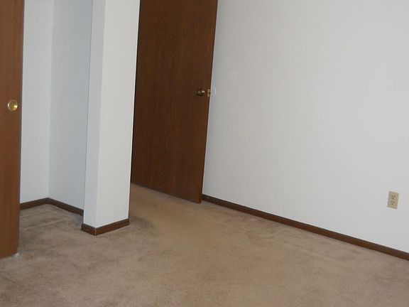 5th image of 1337 Trade Sq W APT 3