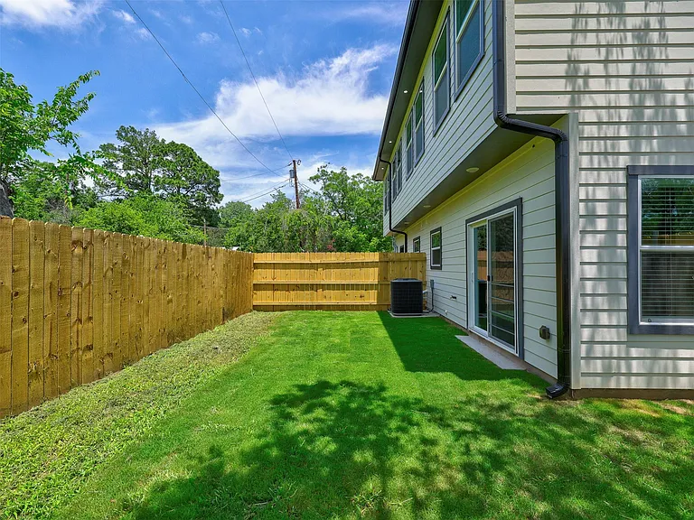 230 Brown St #A — Photo 23