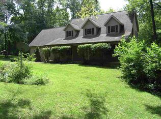 15 W Arrowhead Dr, Galena, IL 61036