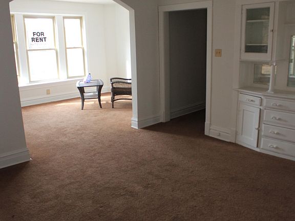 3rd image of 1438 W Hollywood Ave #1