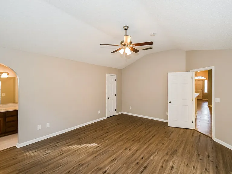 1141 Brookwood Bluff Rd E — Photo 11