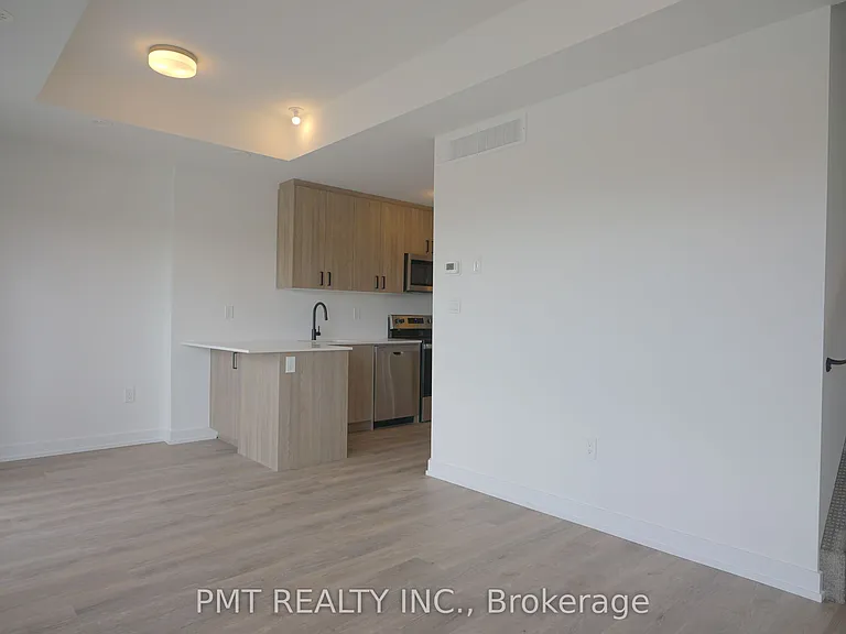 25 Palace St #R27 — Photo 5