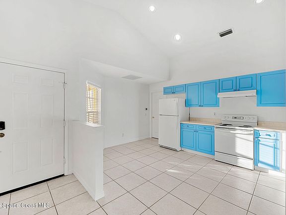 5th image of 1668 Silverado Dr