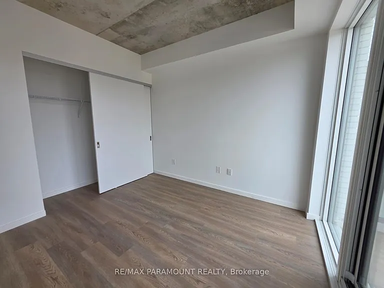 689 The Queensway #418 — Photo 13