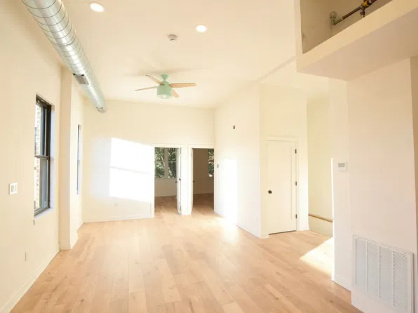 1077 W Polk St Unit 2, Chicago, IL 60607