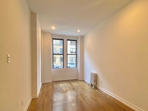 3rd image of 507 E 81st St