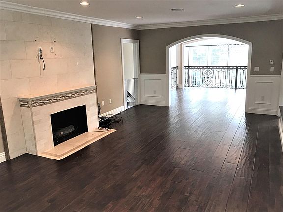 5th image of 2830 McConnell Dr