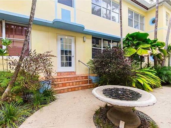 3rd image of 1051 NE Euclid Ave #108