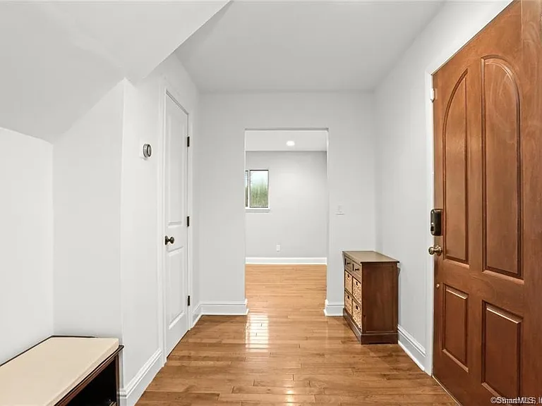 10 Harvann Rd — Photo 4