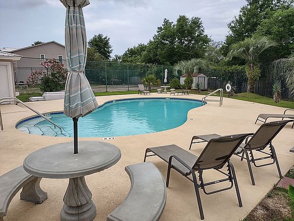 3rd image of 2783 Bay Club Dr