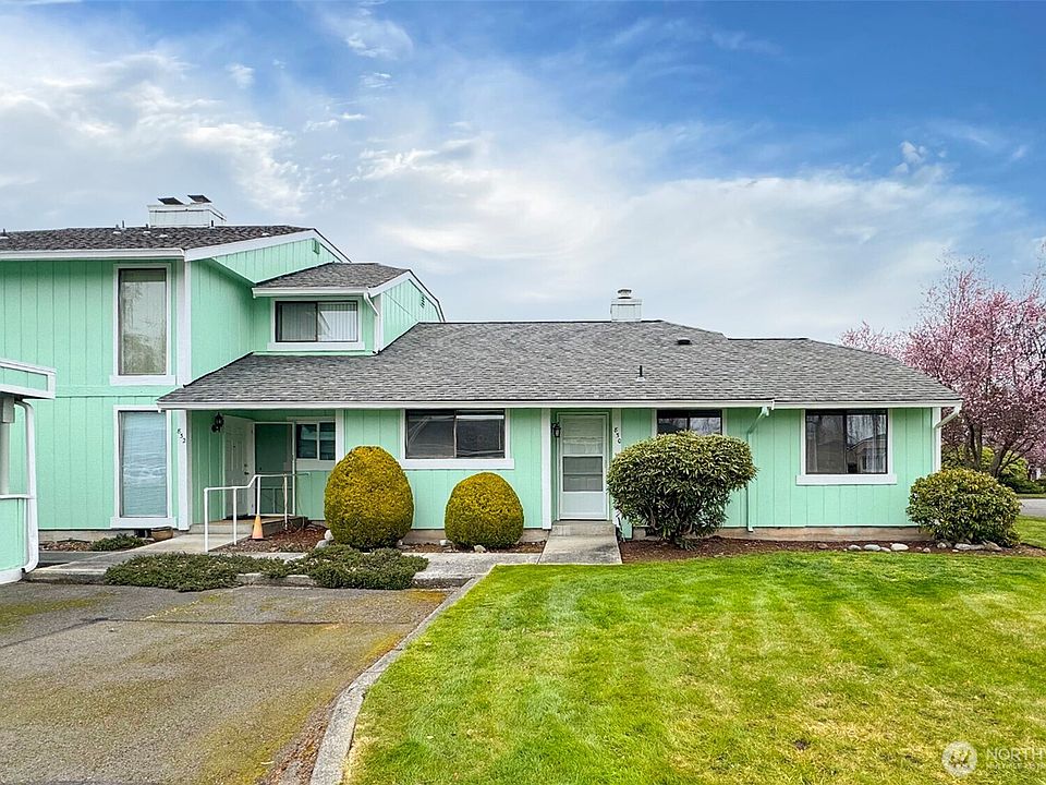 1st image of 830 N Canterbury Court