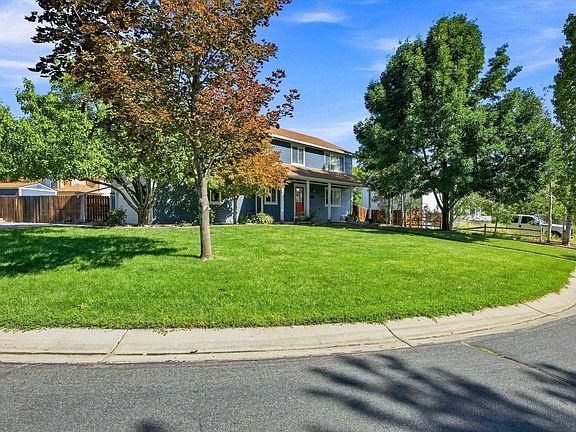 3rd image of 742 Wilson Ct