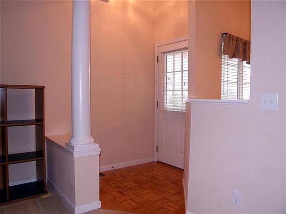 4th image of 4116 Fieldsedge Dr
