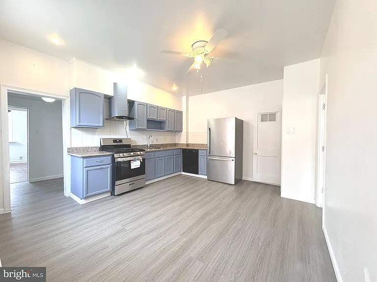 2241 Knorr St — Photo 12