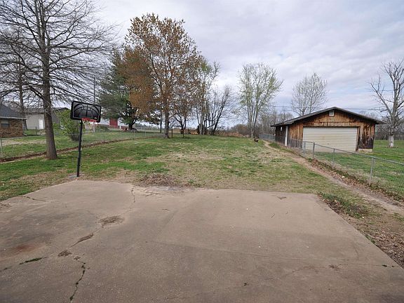 3rd image of 213 Cedar Creek Rd