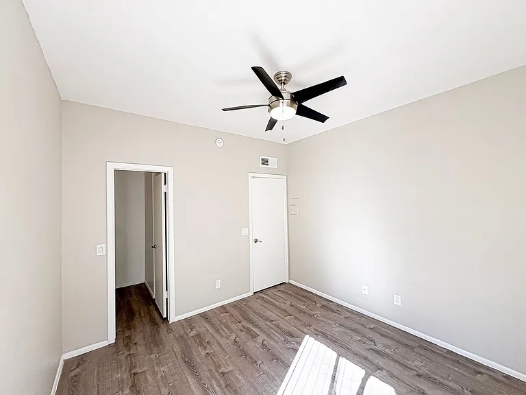 Maryland Court Apartments — Photo 40