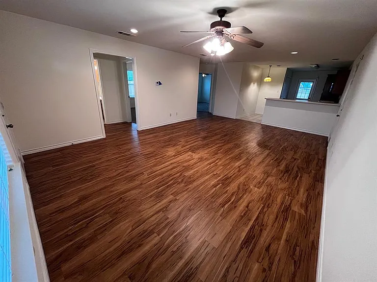 315 College Ave — Photo 23